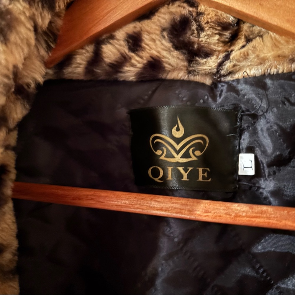 Chic Leopard Print Teddy Jacket - image 5